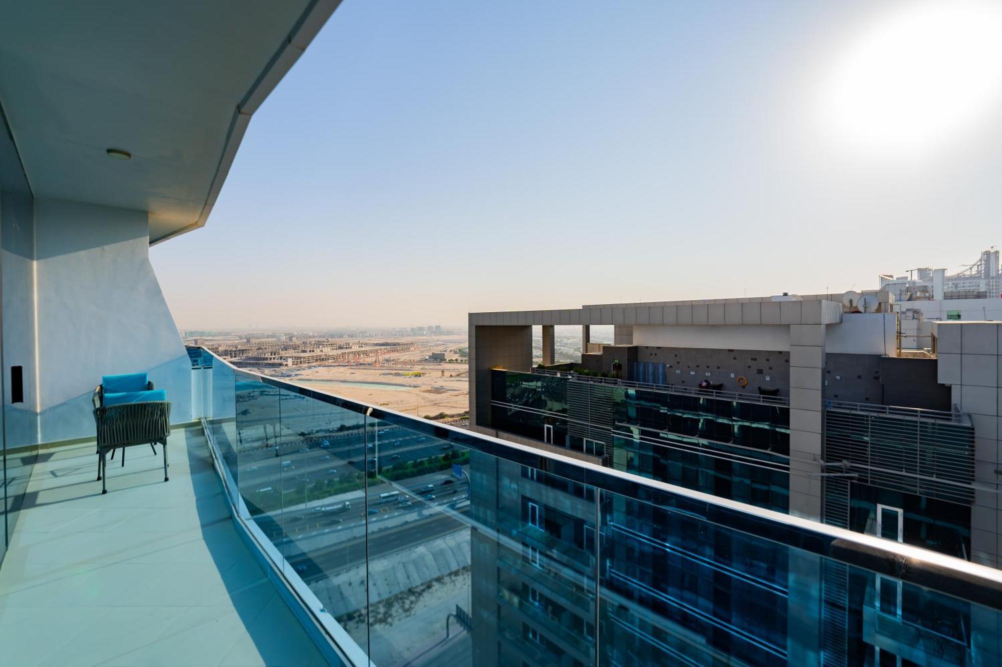 Kasco Homes Waves Tower Business Bay Dubai Exterior photo